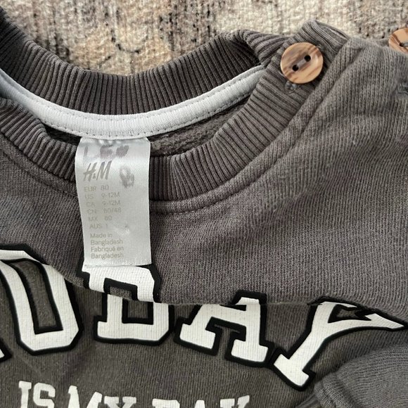 H&M Crewneck Graphic Sweater - Picture 4 of 4